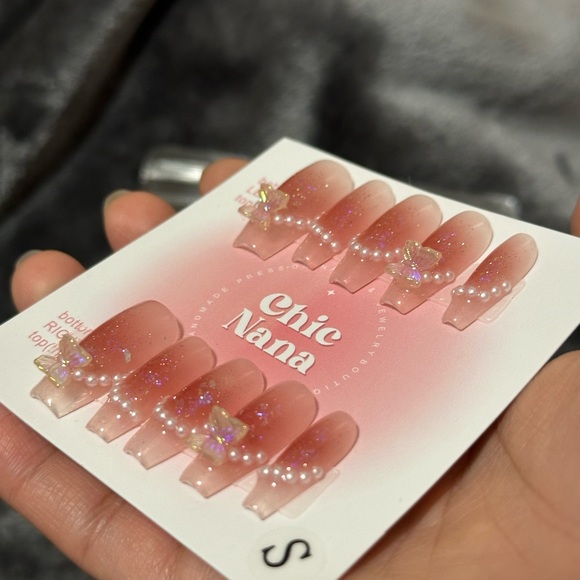 Press On Nails - Picture 3 of 6